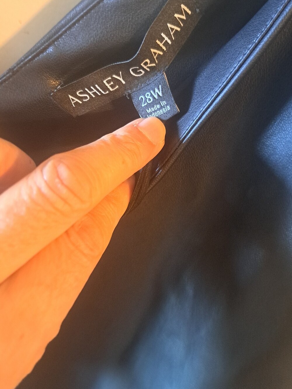 🔥 NWT Ashley Graham Buttery Soft Faux Leather Dress | Size 28W | - Picture 3 of 8